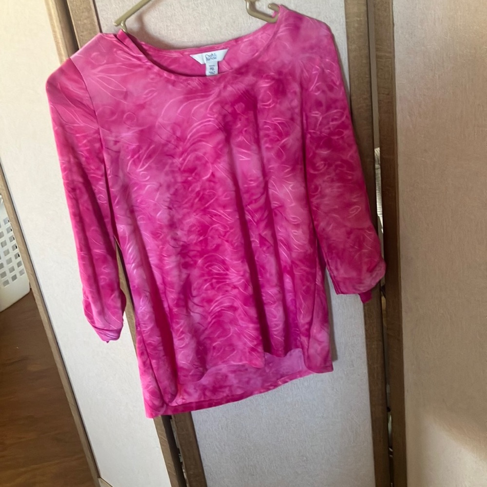 FINAL MARKDOWN Croft and barrow Pink 3/4 Sleeve Blouse Tie-Dye Style pxs